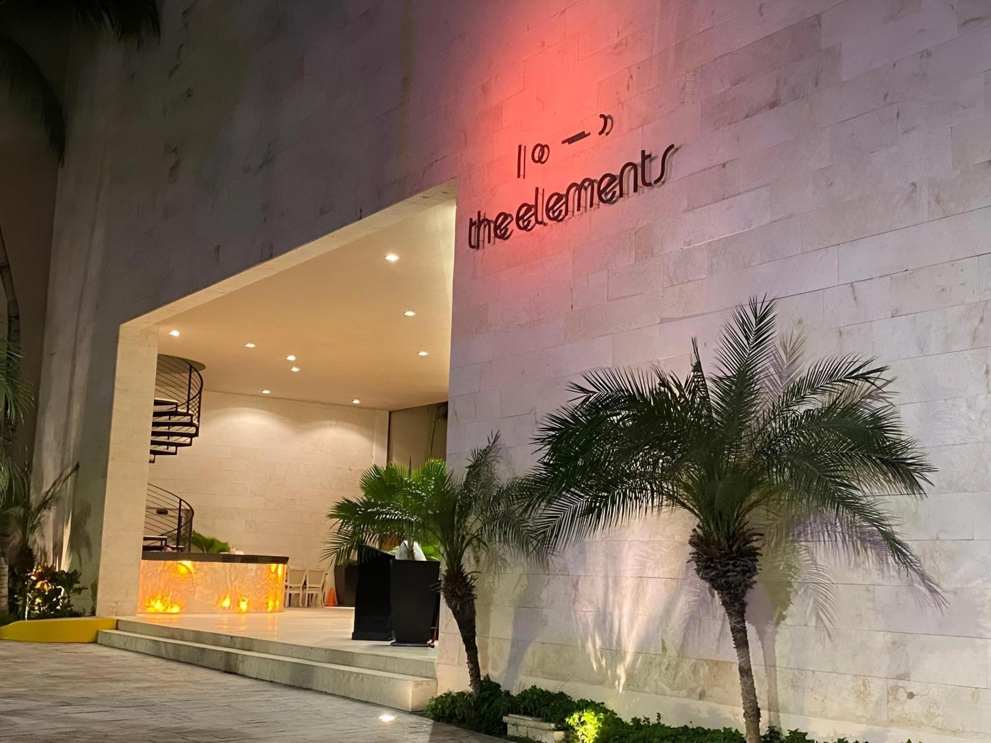 Beachfront Location At Elements