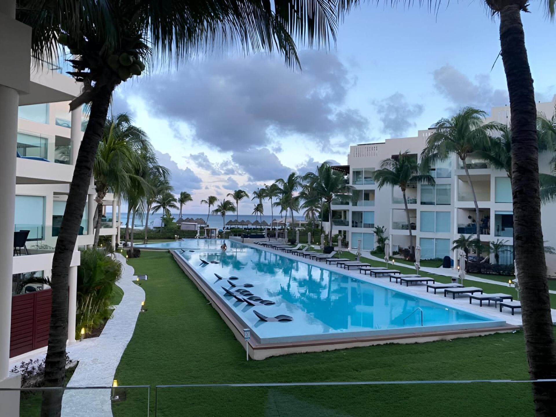Beachfront Location At Elements Apartamento Playa del Carmen